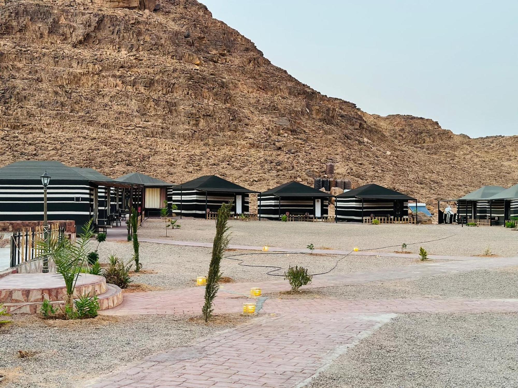 Shakria Bedouin Life Camp Hotel Rum vádi Kültér fotó